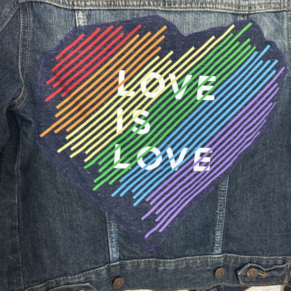Mudd Denim Jacket With Rainbow Heart "Love Is Love" Graphic Size S - Picture 3 of 3